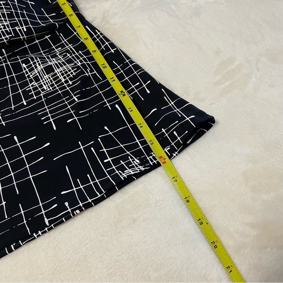 NWT BE CREATIVE / Black & White Tankini Swim Top Size 16 - Picture 10 of 12